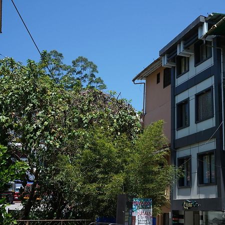 Oyo Hotel Cocoa Tree Муннар Экстерьер фото